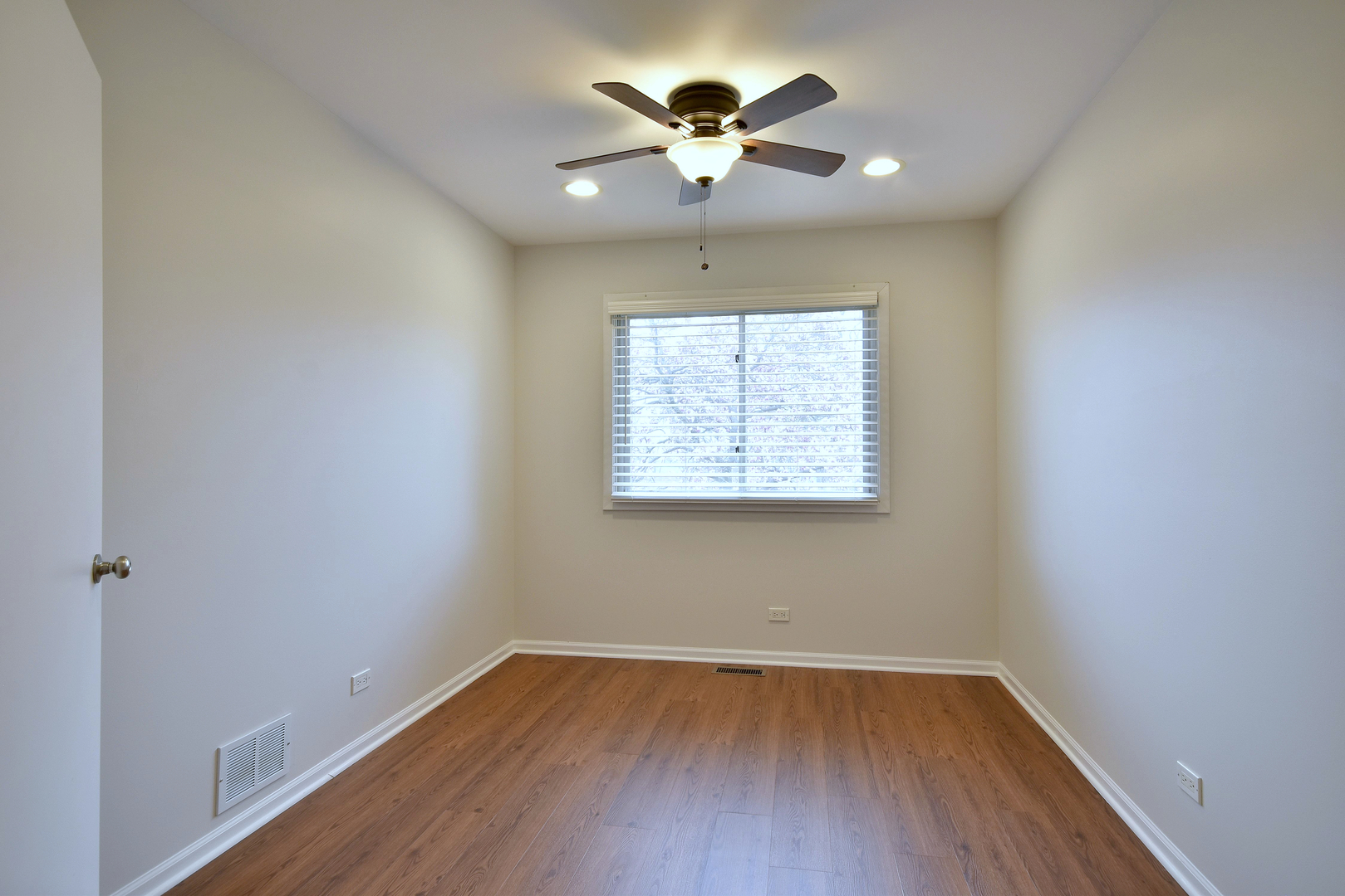 172 Ridgewood Avenue, Bensenville, IL 60106
