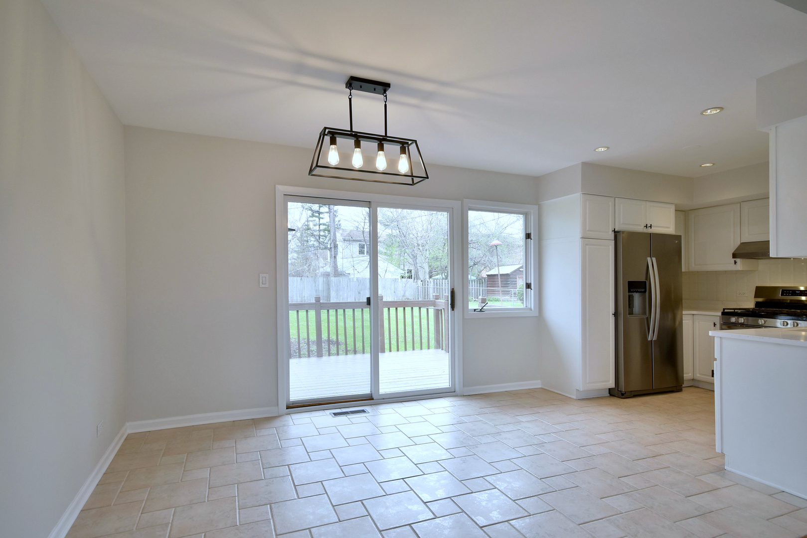 172 Ridgewood Avenue, Bensenville, IL 60106