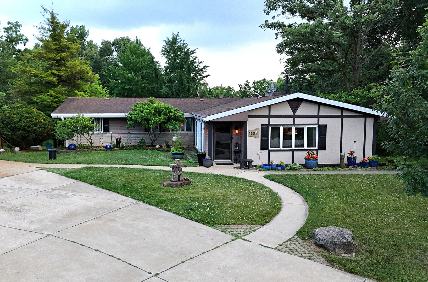 1108 Plaza Drive, New Lenox, IL 60451