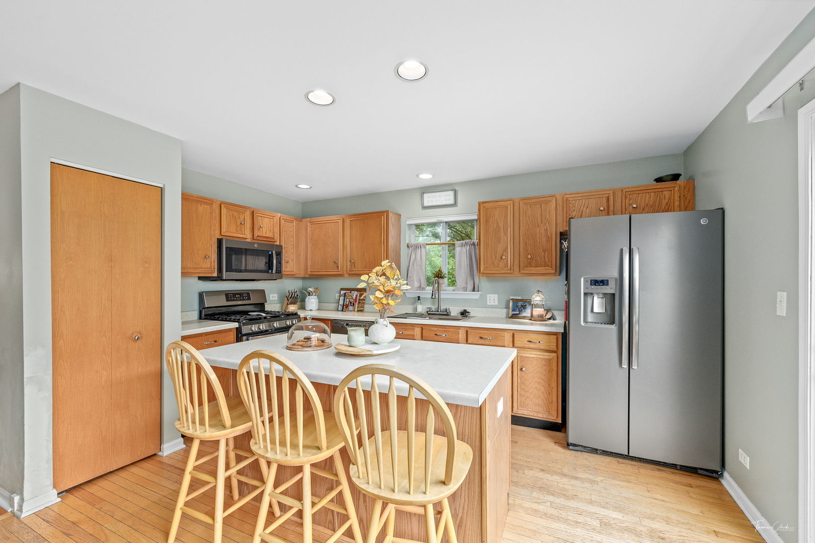 1631 Orchard Court, West Chicago, IL 60185