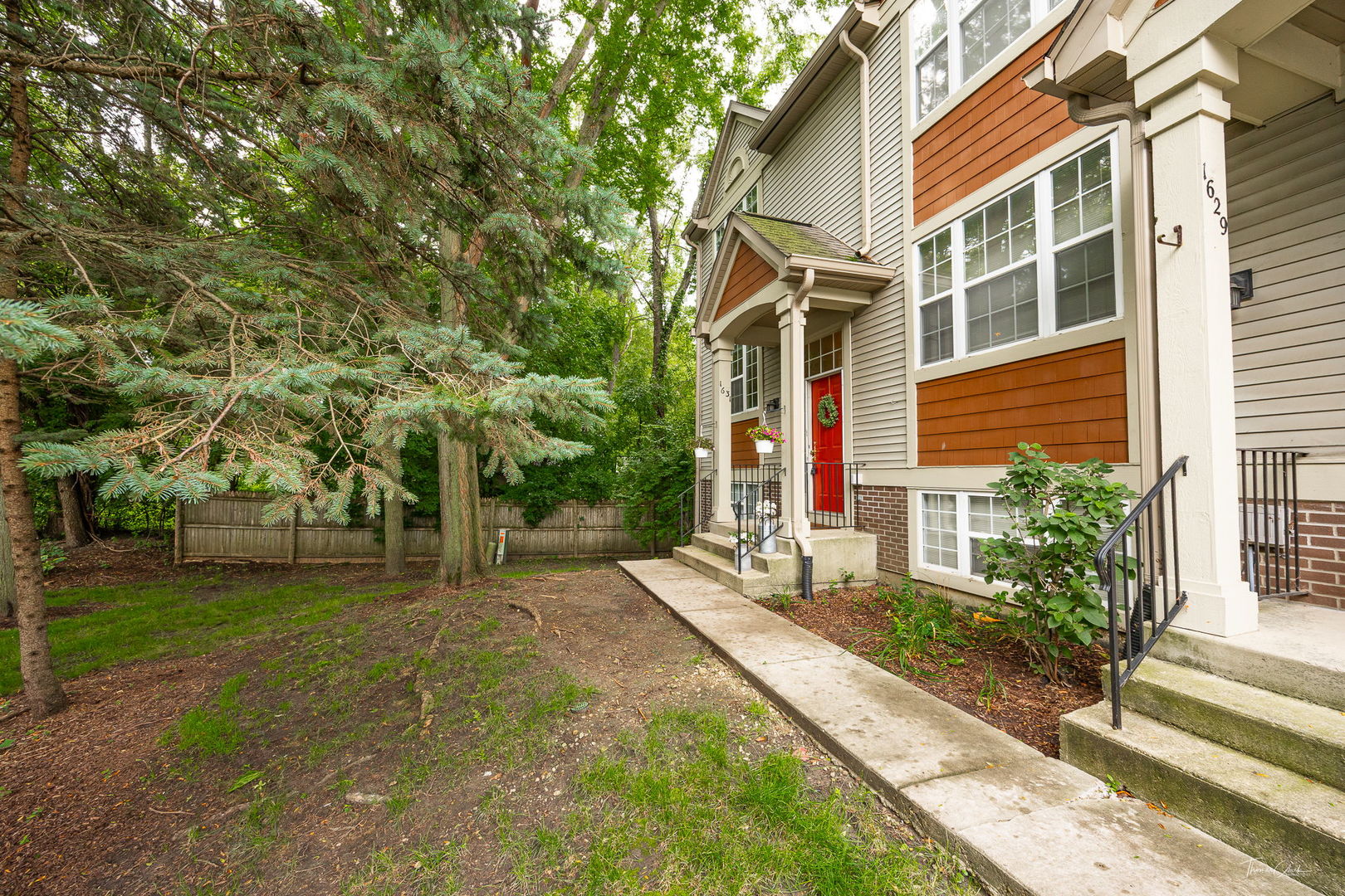 1631 Orchard Court, West Chicago, IL 60185