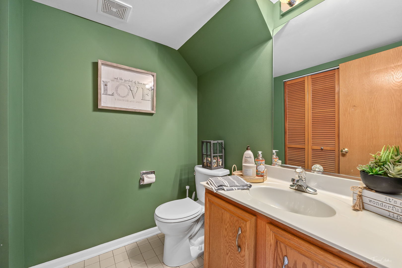 1631 Orchard Court, West Chicago, IL 60185