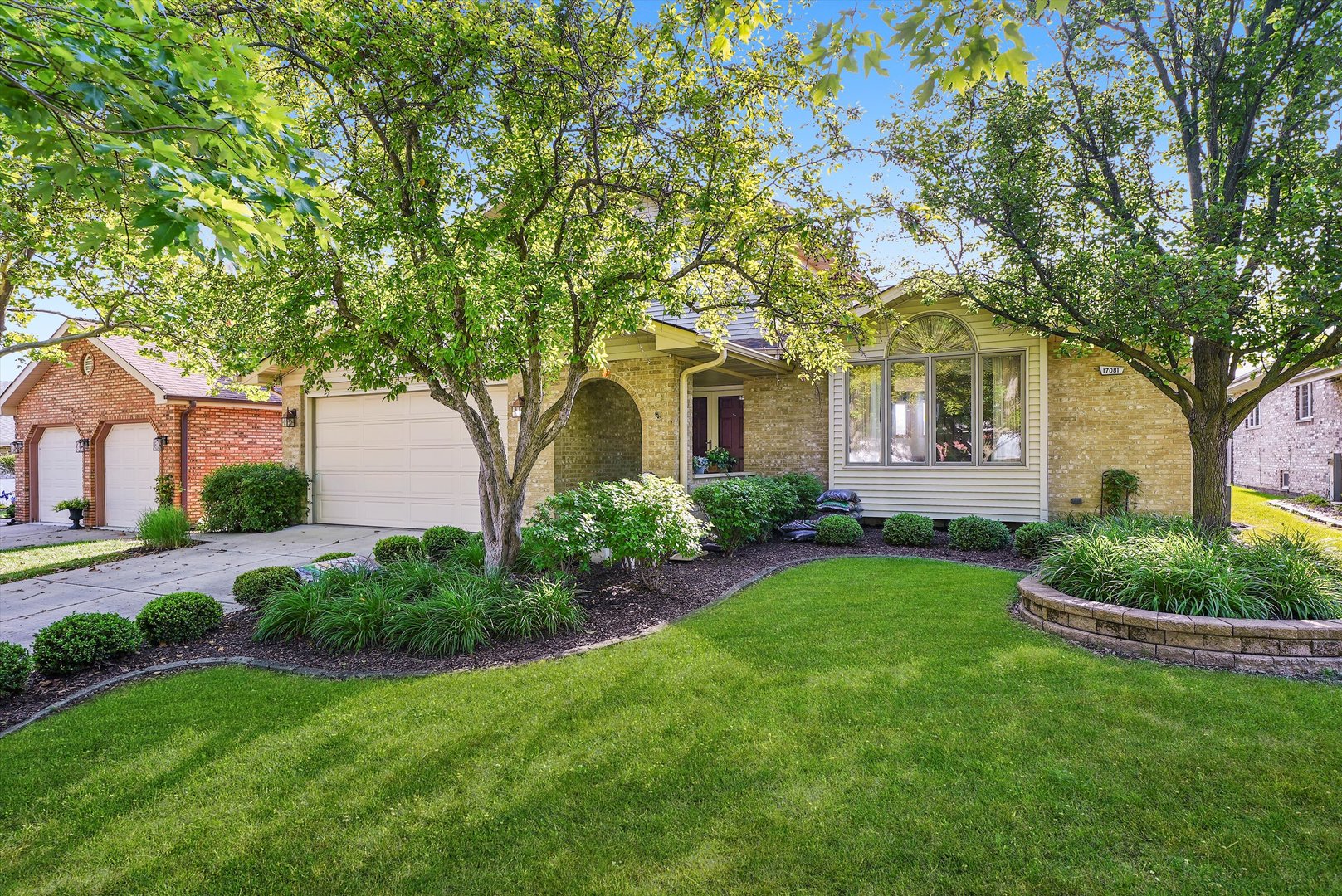 17081 BONNIE TRAIL WEST, Oak Forest, IL 60452
