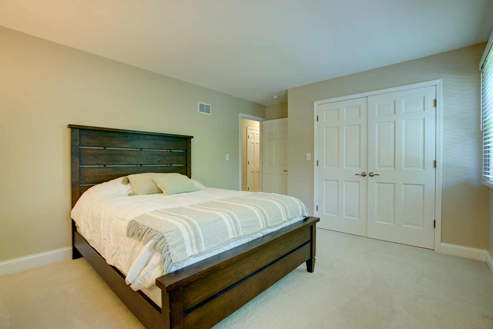 1202 Chateaugay Avenue, Naperville, IL 60540