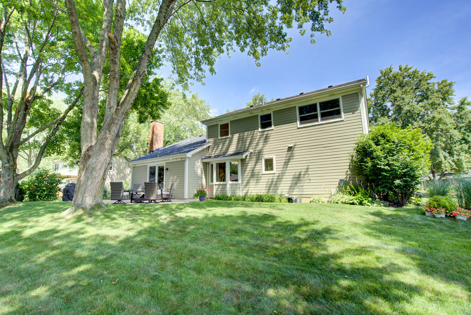 1202 Chateaugay Avenue, Naperville, IL 60540