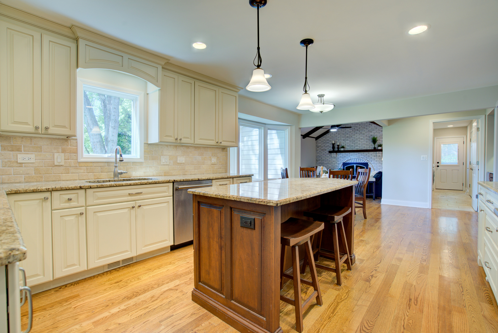 1202 Chateaugay Avenue, Naperville, IL 60540