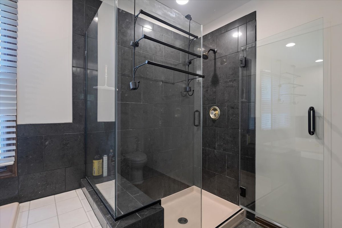 1055 Knollwood Lane, West Chicago, IL 60185