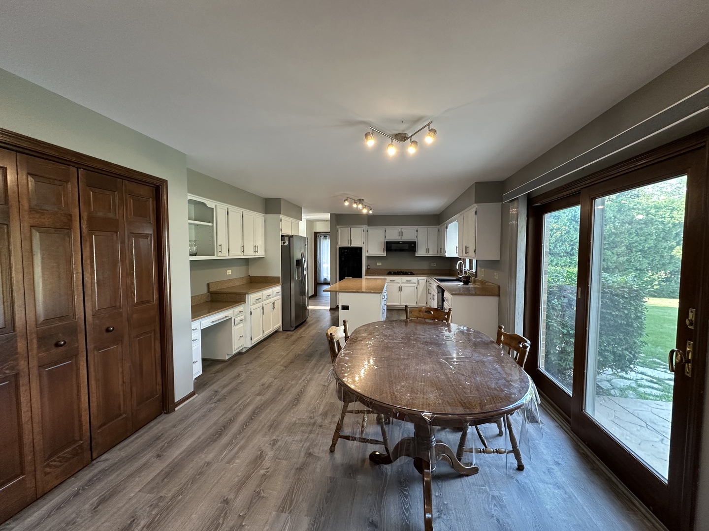 1055 Knollwood Lane, West Chicago, IL 60185