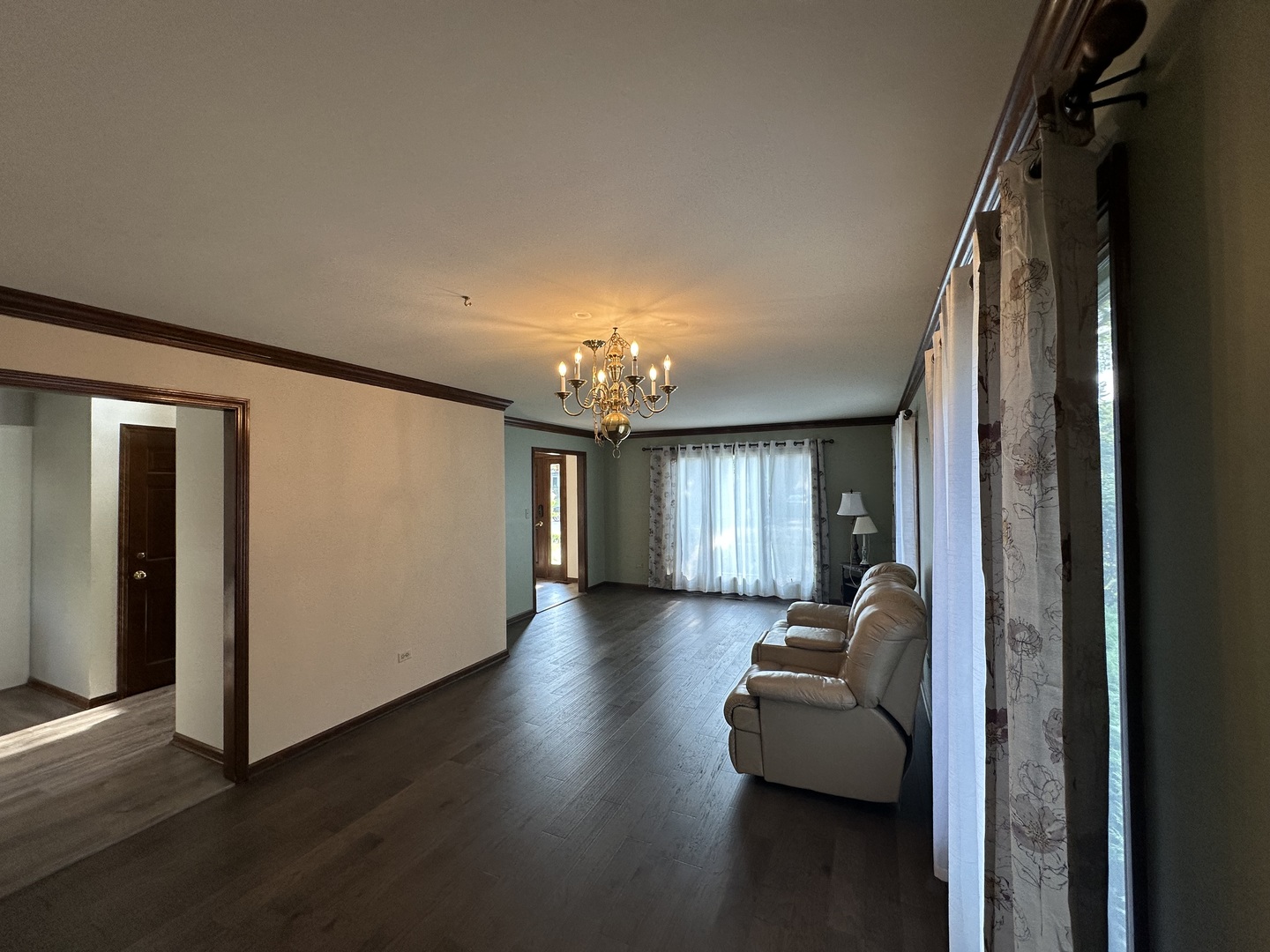 1055 Knollwood Lane, West Chicago, IL 60185