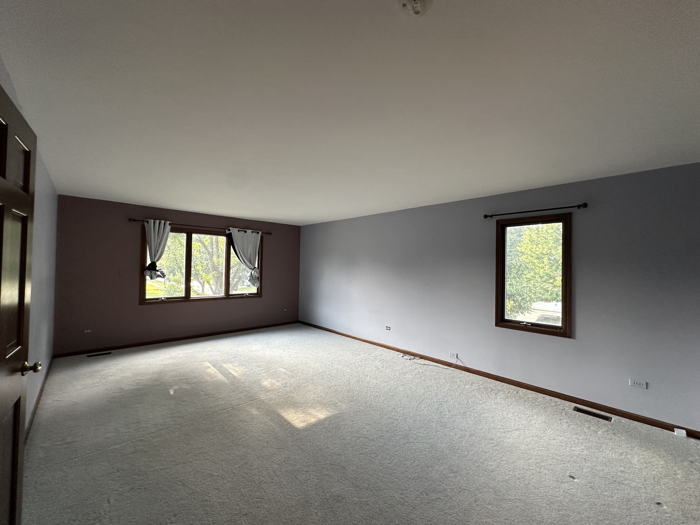 1055 Knollwood Lane, West Chicago, IL 60185