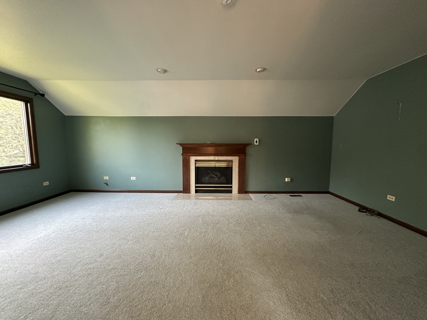 1055 Knollwood Lane, West Chicago, IL 60185