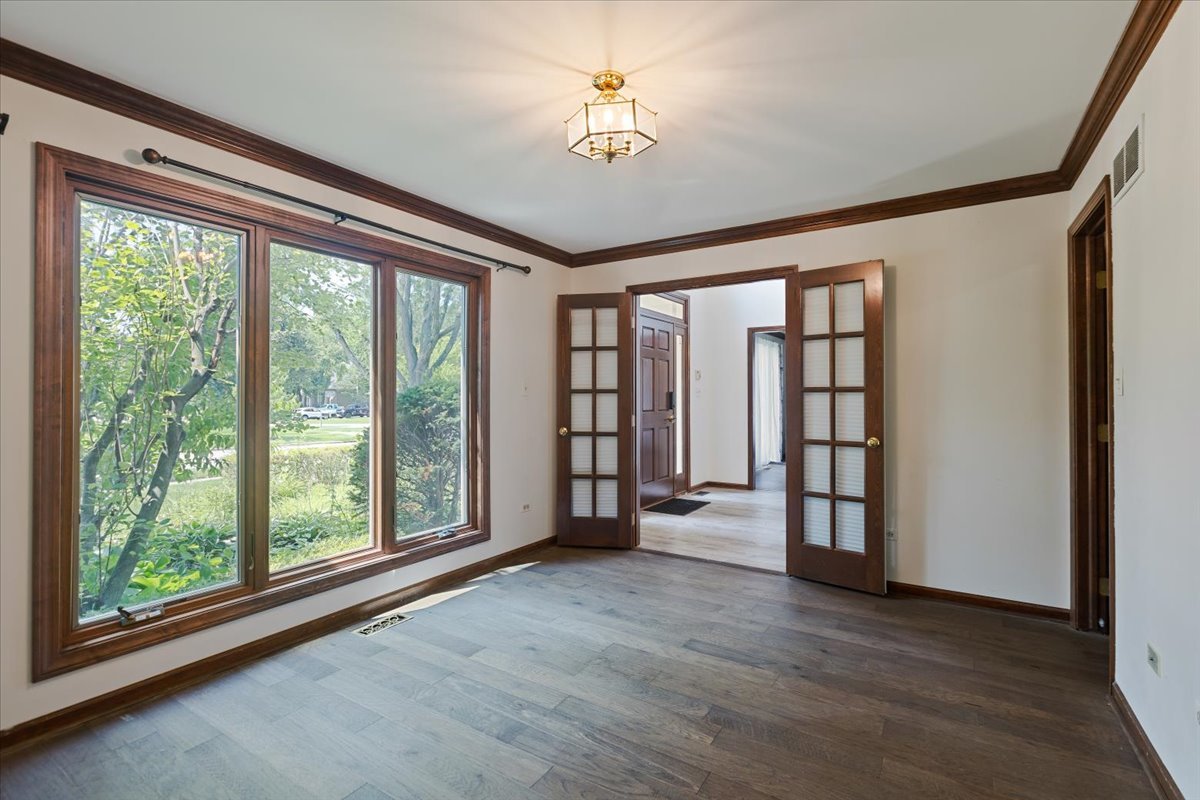 1055 Knollwood Lane, West Chicago, IL 60185