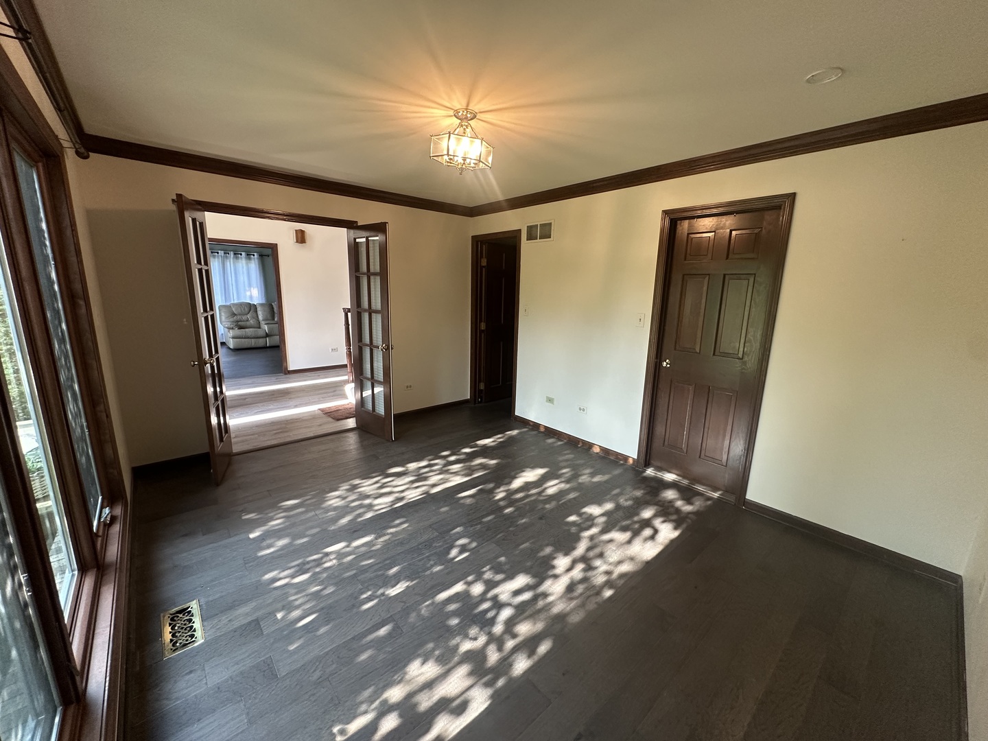 1055 Knollwood Lane, West Chicago, IL 60185