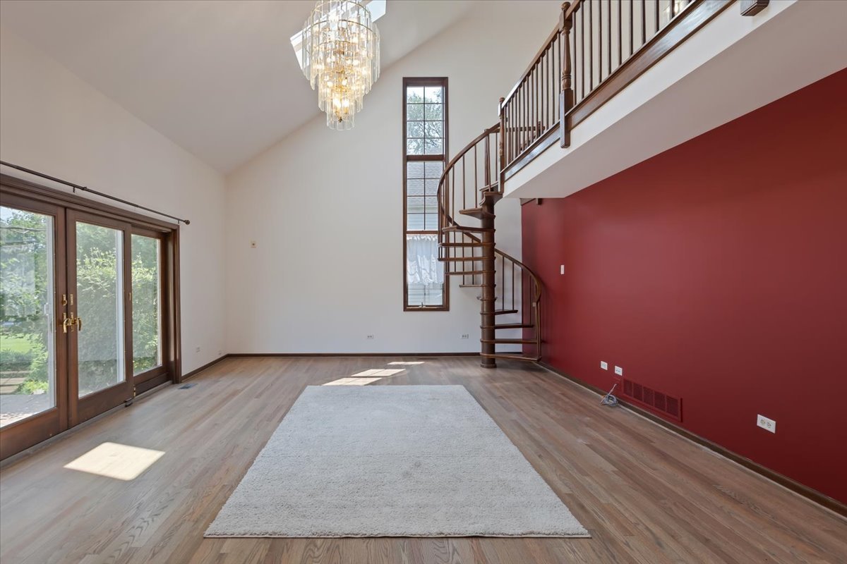1055 Knollwood Lane, West Chicago, IL 60185
