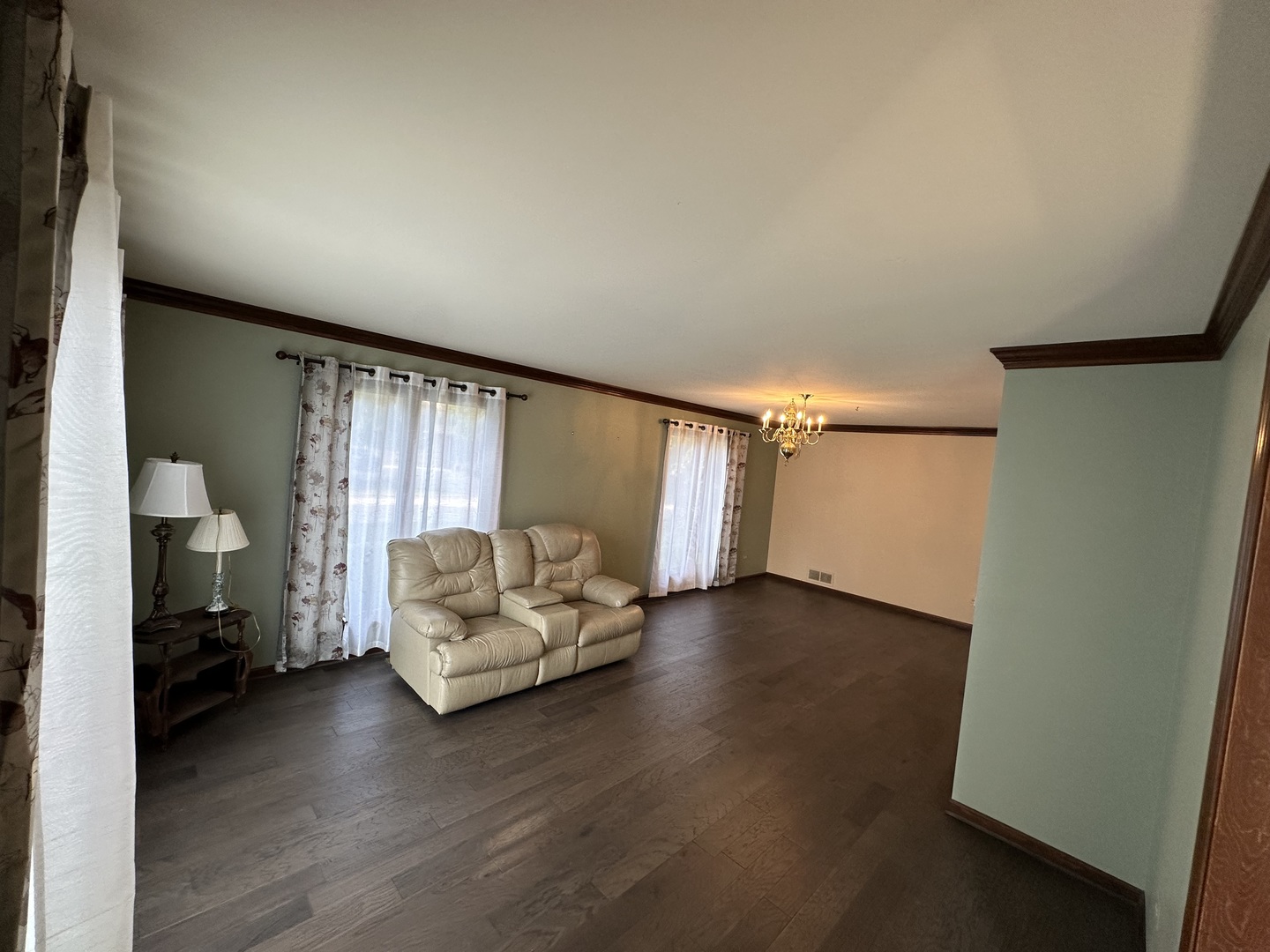 1055 Knollwood Lane, West Chicago, IL 60185