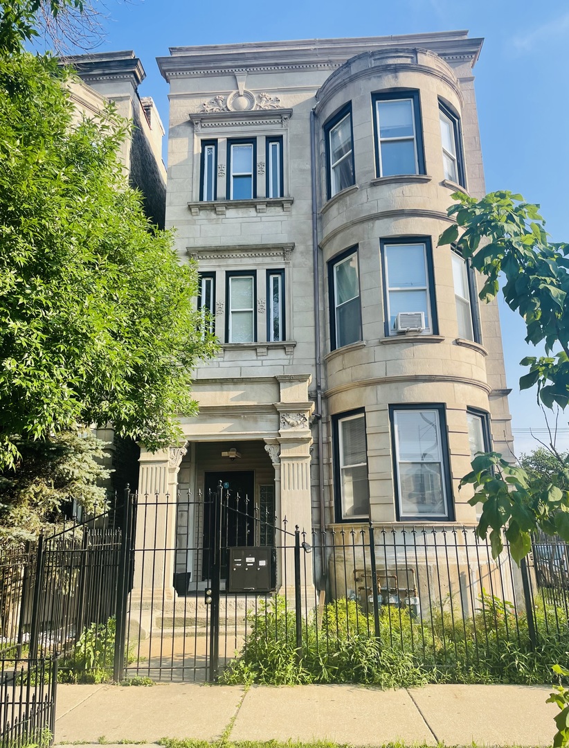 3359 W Flournoy Street #3, Chicago, IL 60624