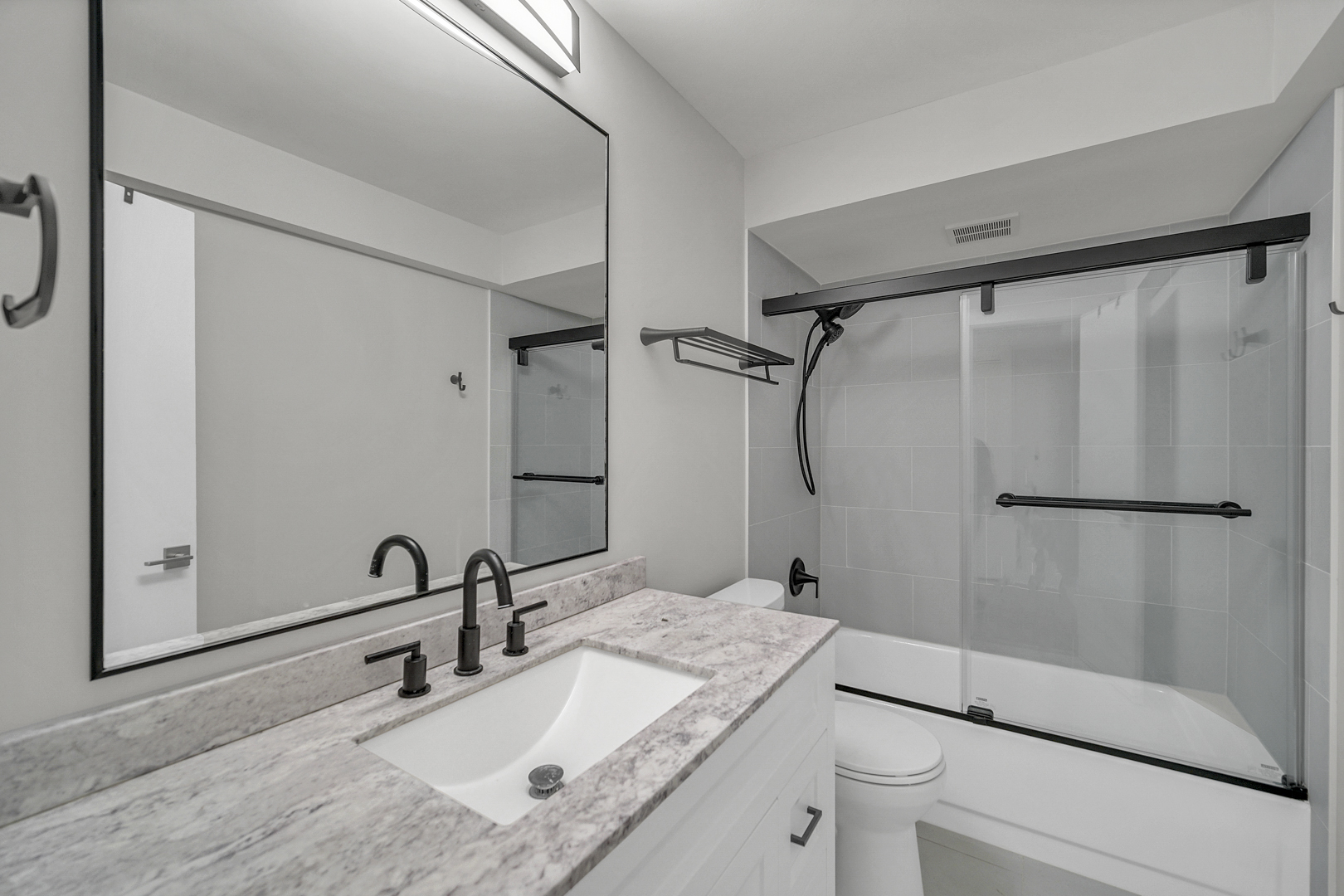 350 Plum Creek Drive #410, Wheeling, IL 60090