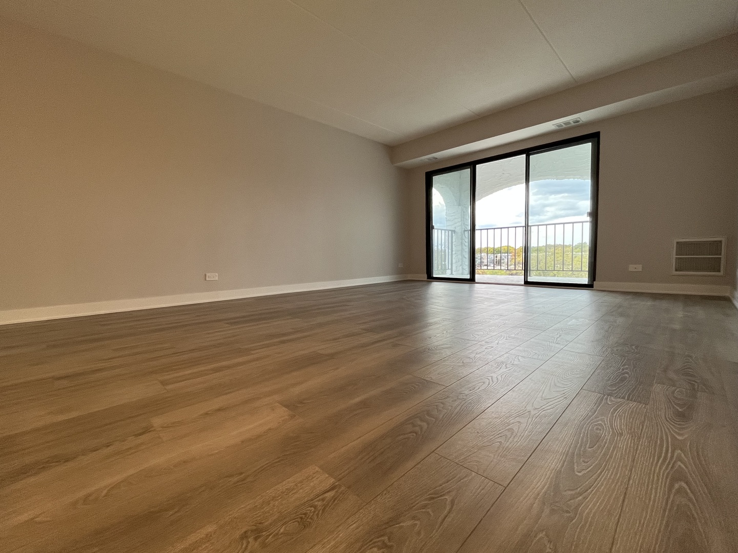 350 Plum Creek Drive #410, Wheeling, IL 60090