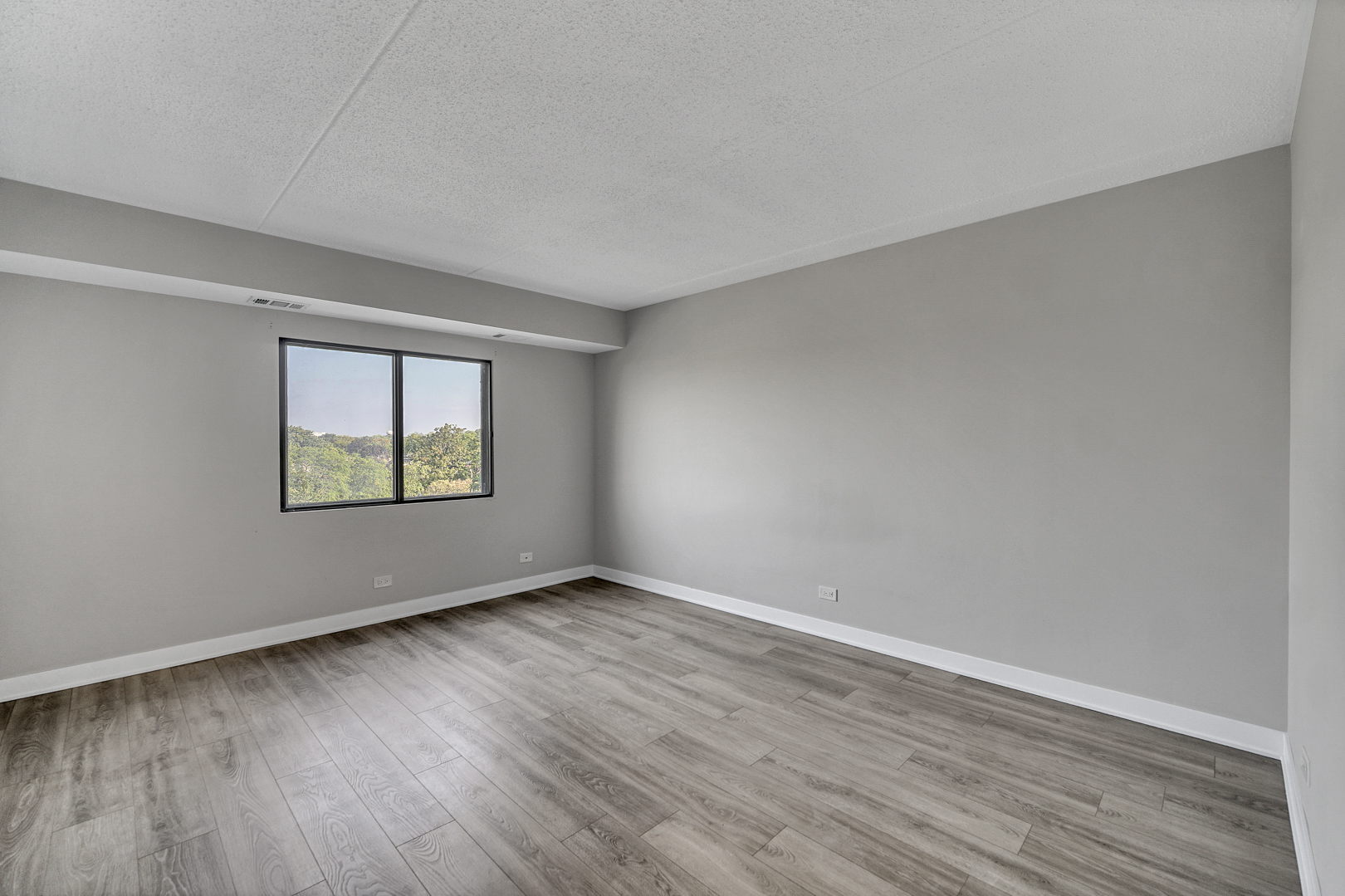 350 Plum Creek Drive #410, Wheeling, IL 60090