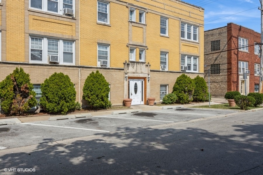 6441 W 18th Street #2, Berwyn, IL 60402