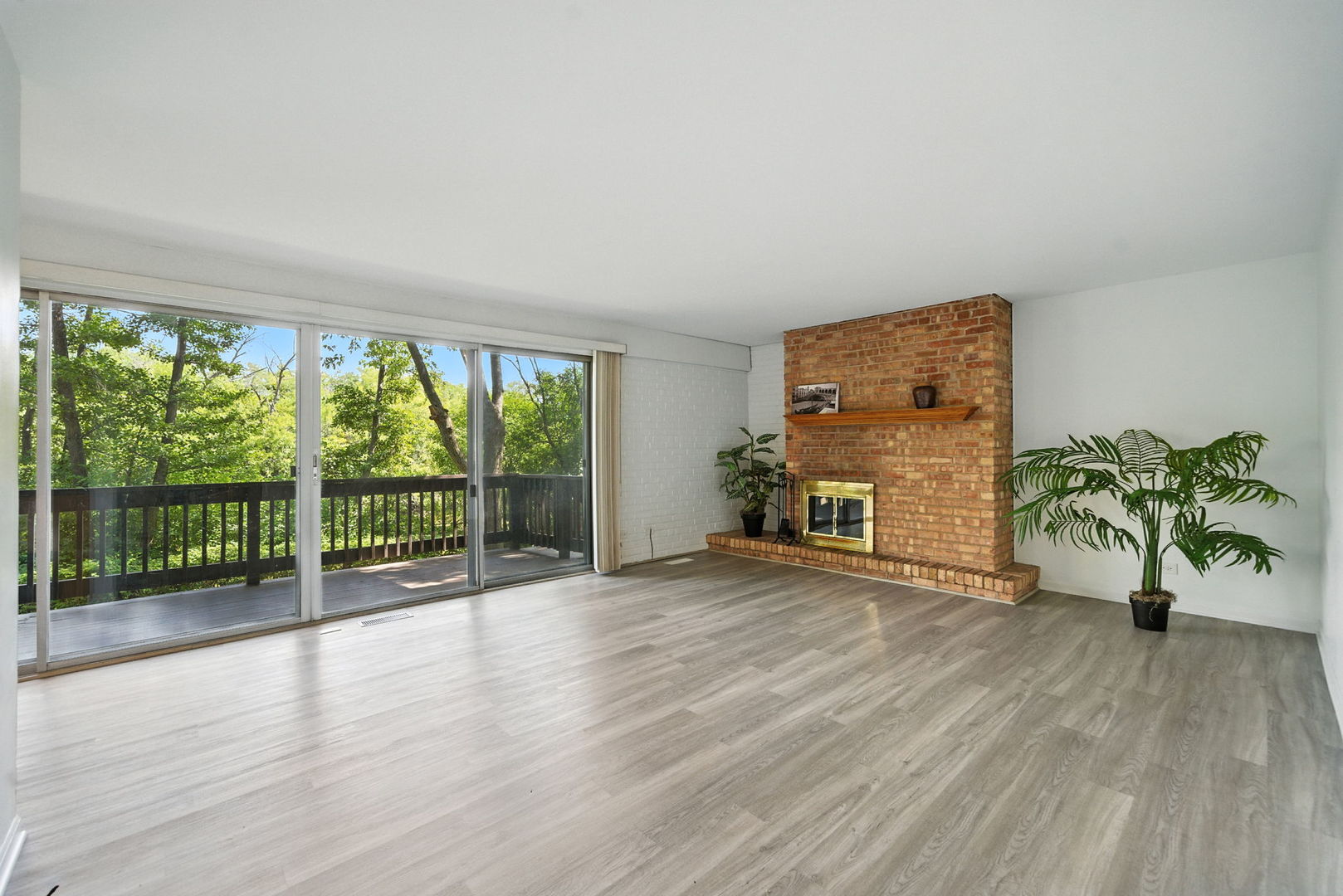 5605 Lakeside Drive #1F, Lisle, IL 60532