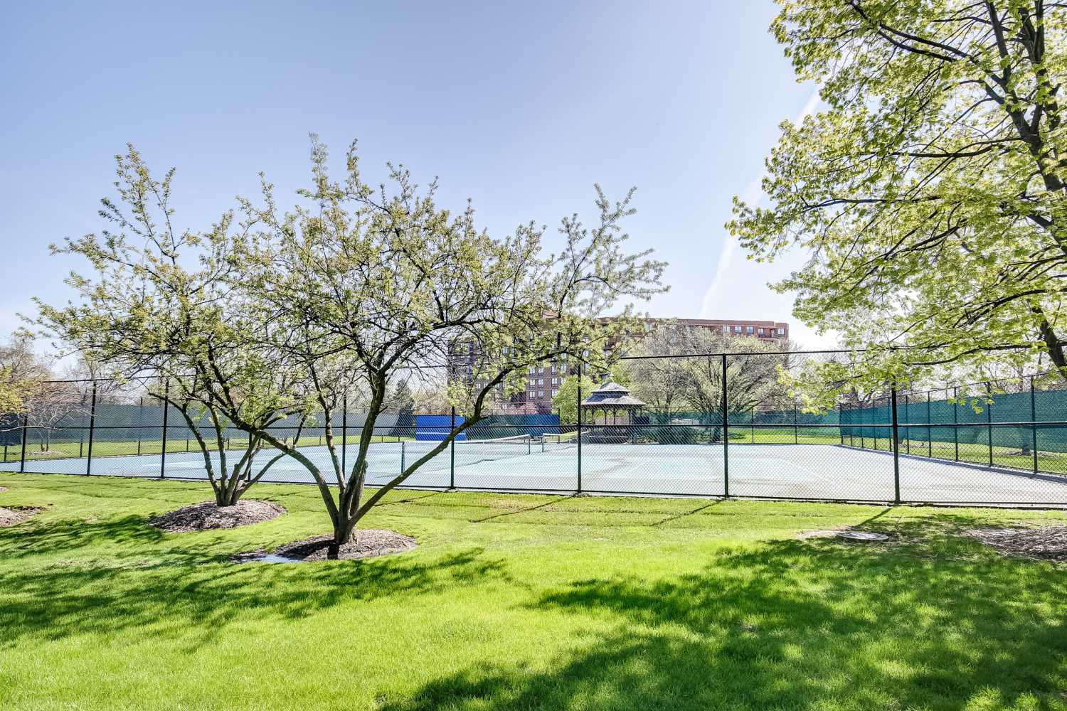 5605 Lakeside Drive #1F, Lisle, IL 60532