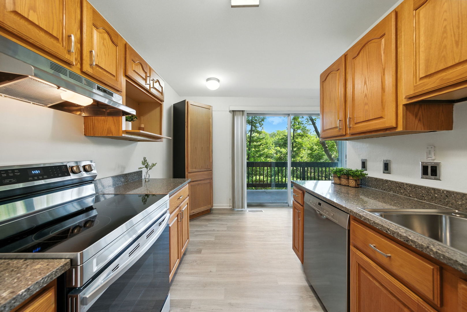 5605 Lakeside Drive #1F, Lisle, IL 60532