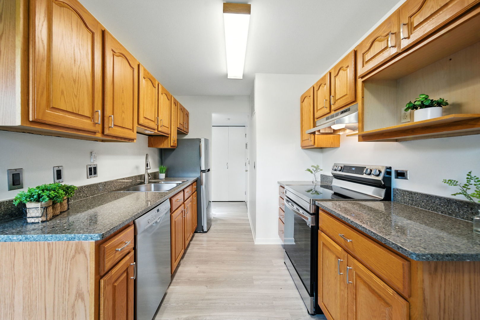 5605 Lakeside Drive #1F, Lisle, IL 60532