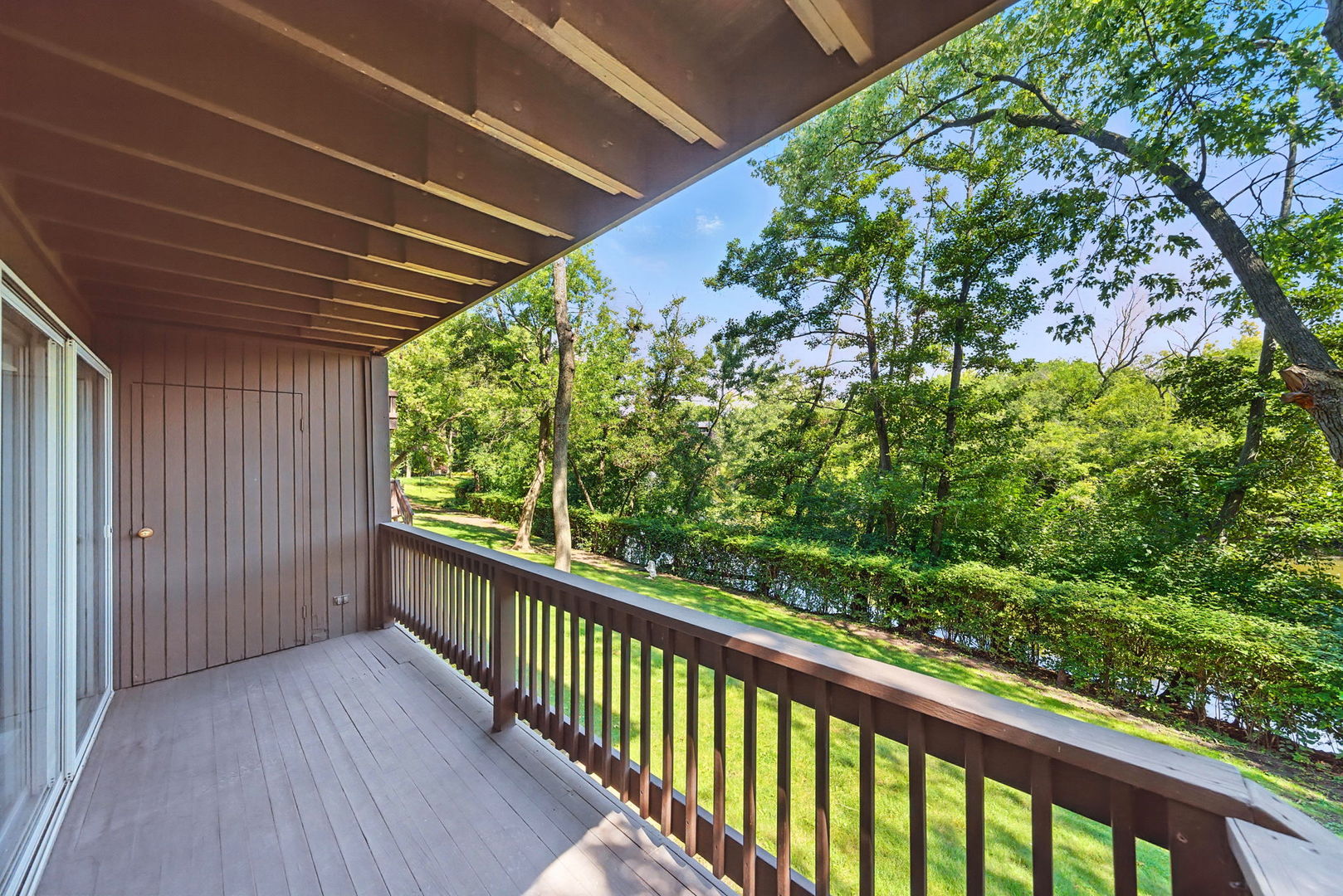 5605 Lakeside Drive #1F, Lisle, IL 60532