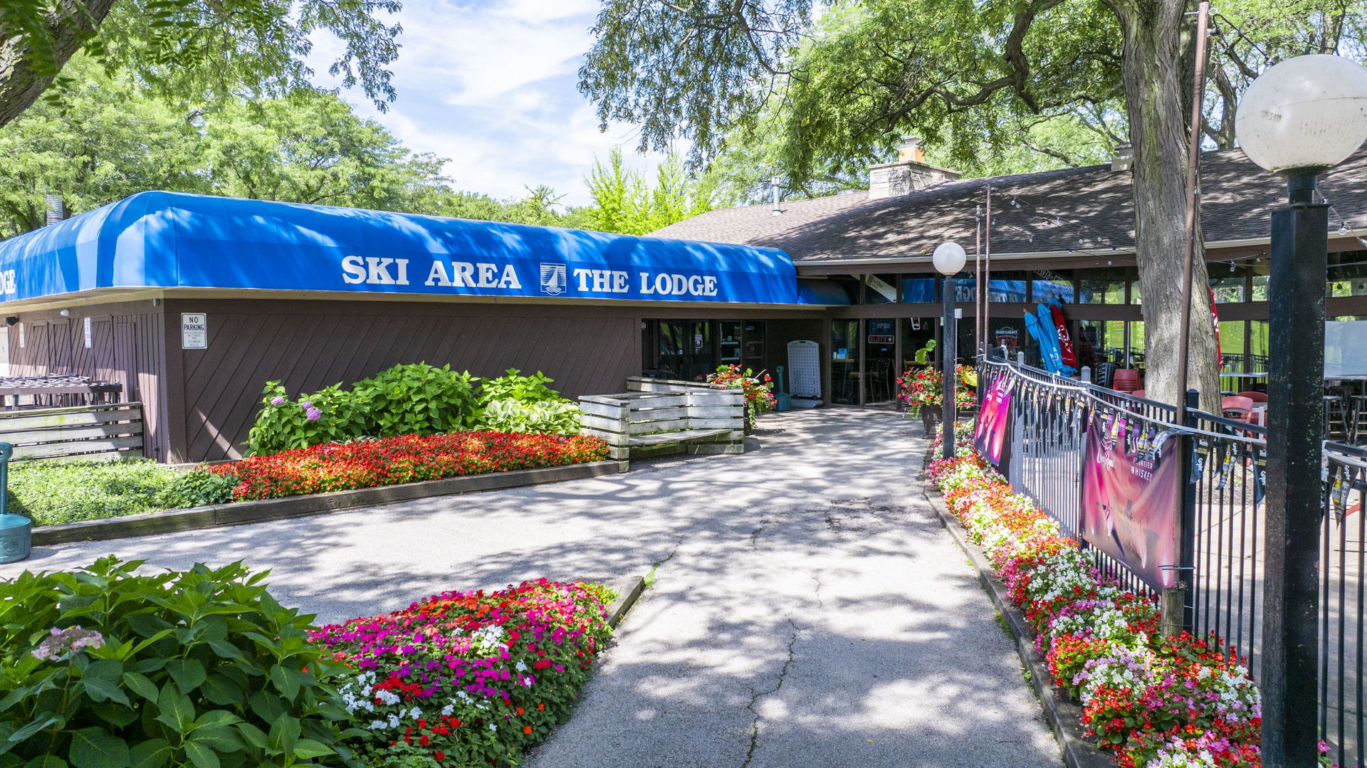5605 Lakeside Drive #1F, Lisle, IL 60532