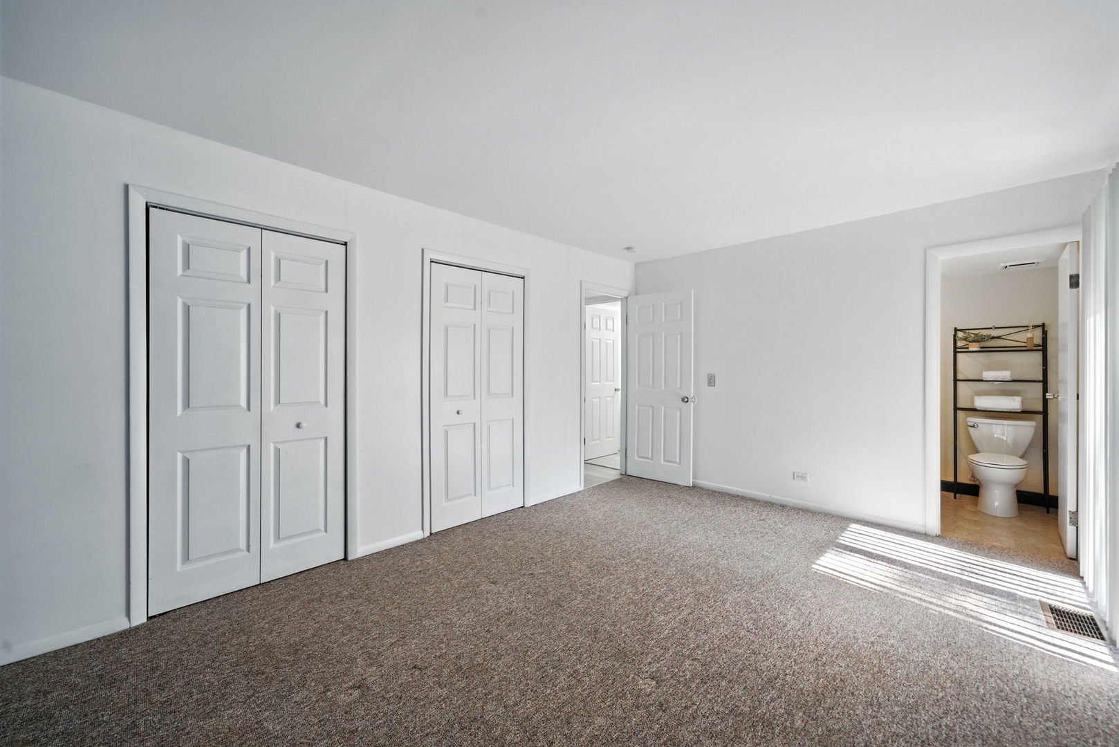 5605 Lakeside Drive #1F, Lisle, IL 60532