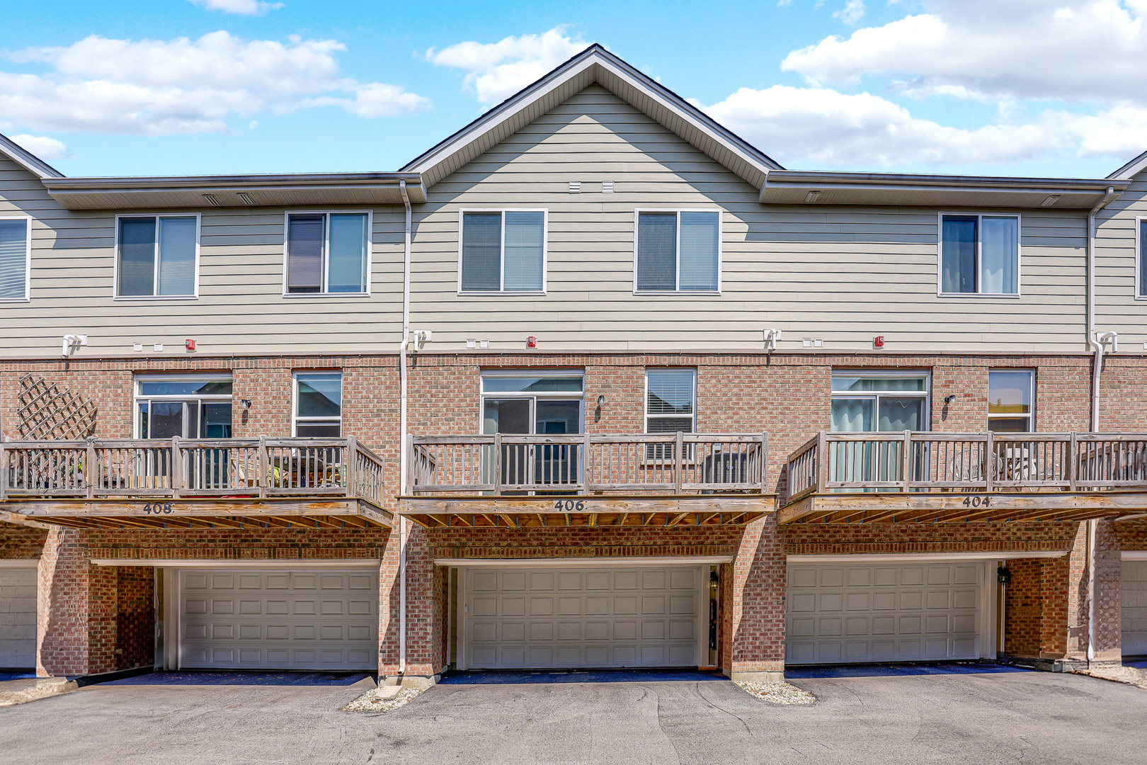 406 Prairie Court, Morton Grove, IL 60053