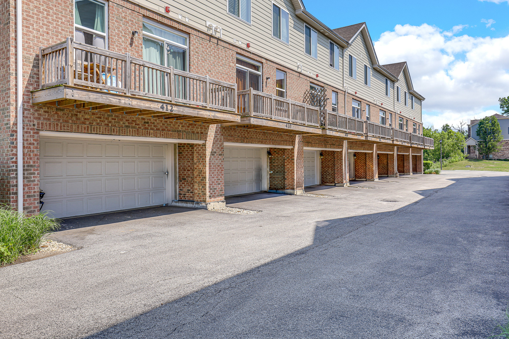 406 Prairie Court, Morton Grove, IL 60053