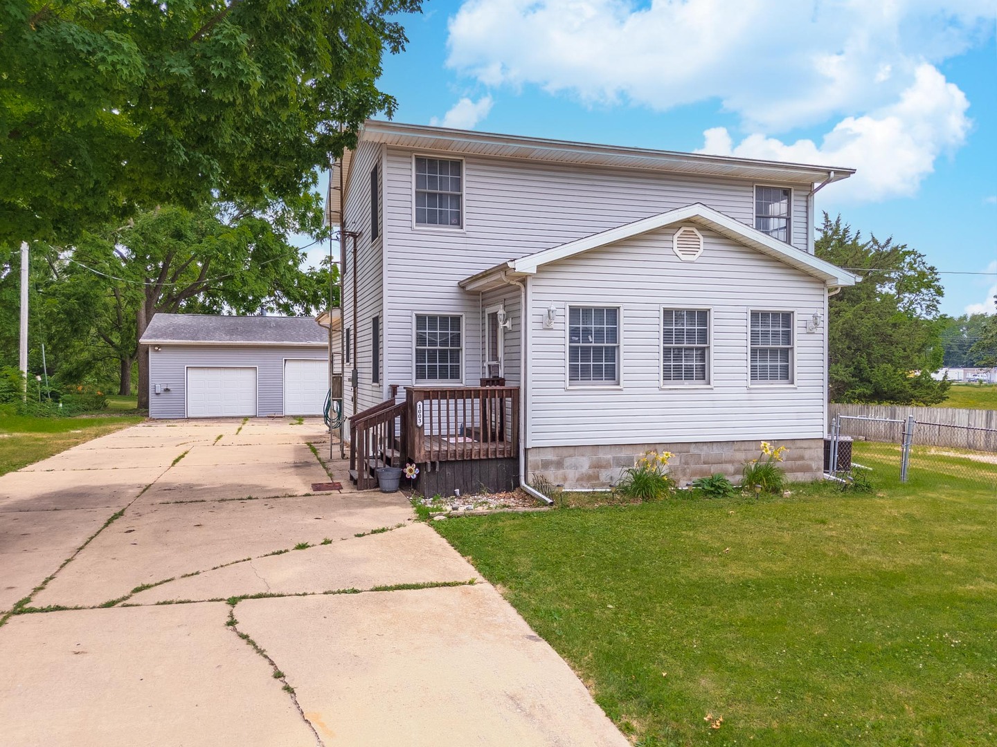 1003 E Lincoln Street, Bloomington, IL 61701