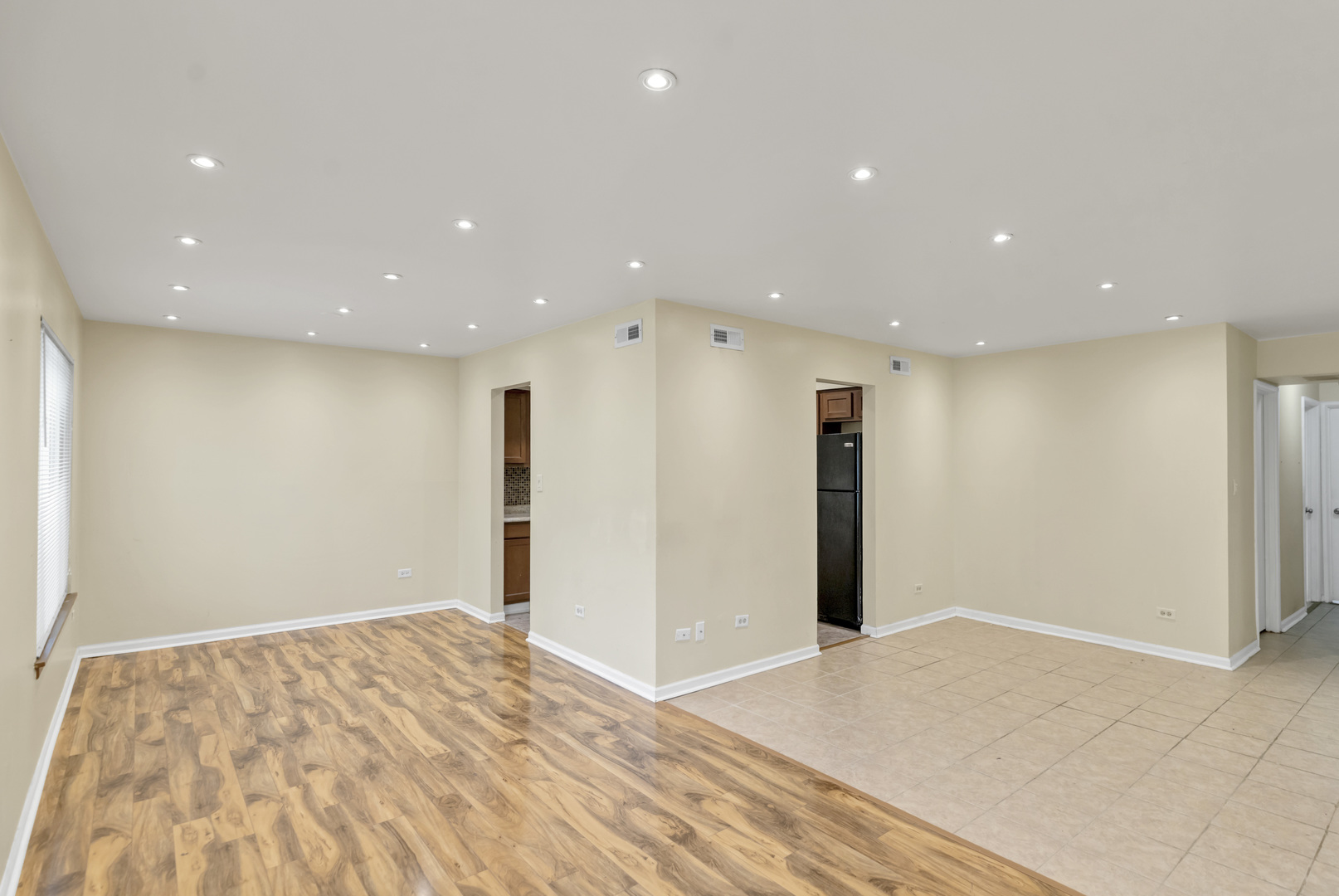 1705 ROBIN WALK #A, Hoffman Estates, IL 60169