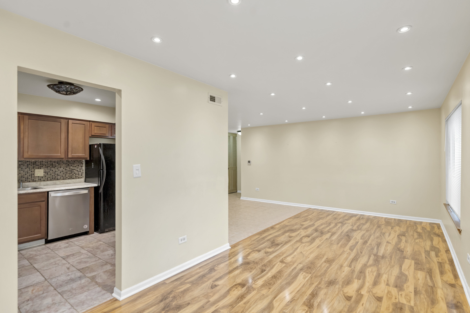 1705 ROBIN WALK #A, Hoffman Estates, IL 60169