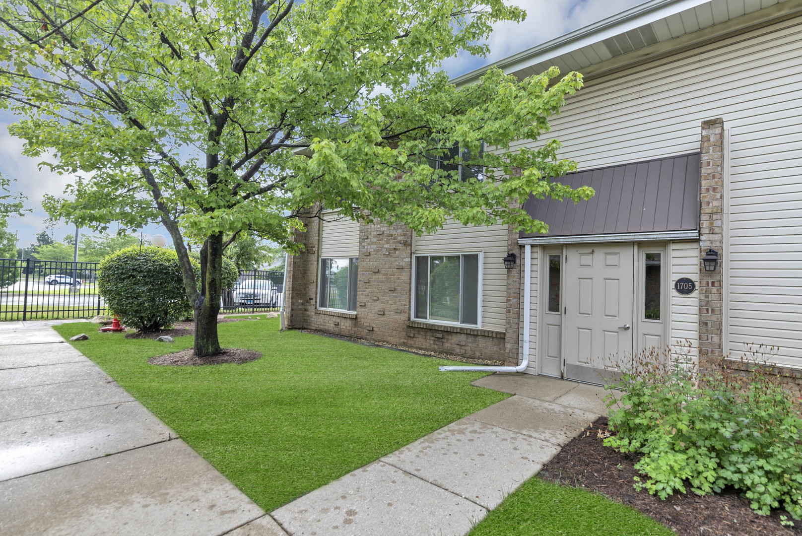 1705 ROBIN WALK #A, Hoffman Estates, IL 60169