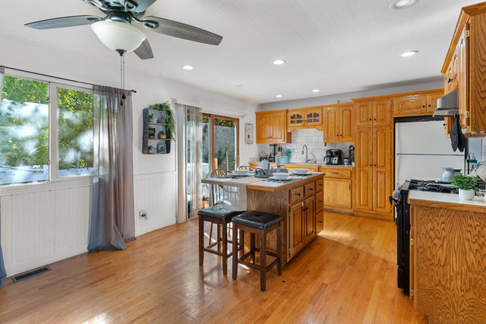 31 Abbeywood Drive, Romeoville, IL 60446