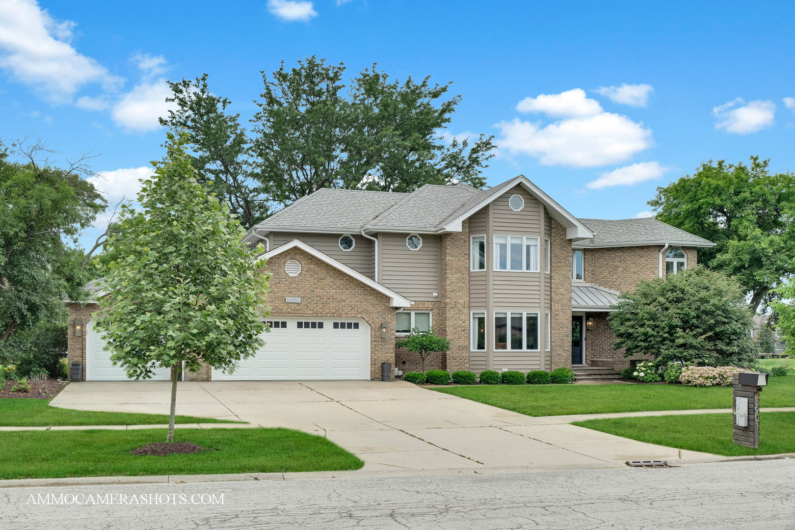 3901 White Eagle Drive, Naperville, IL 60564