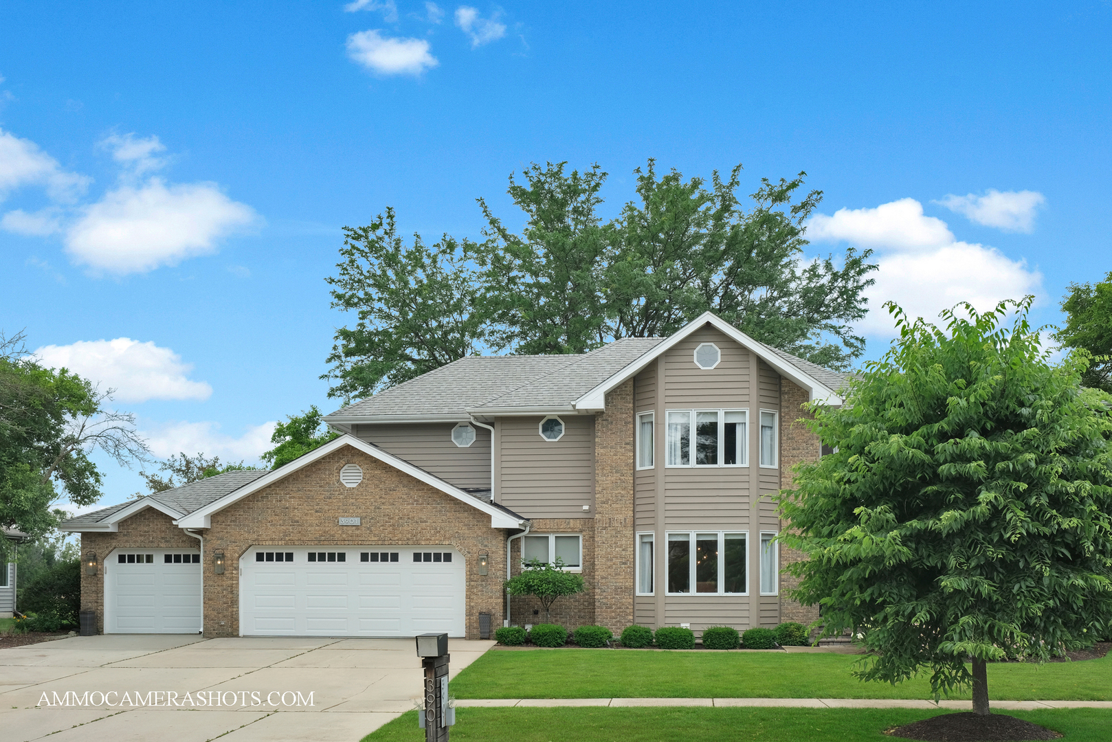 3901 White Eagle Drive, Naperville, IL 60564