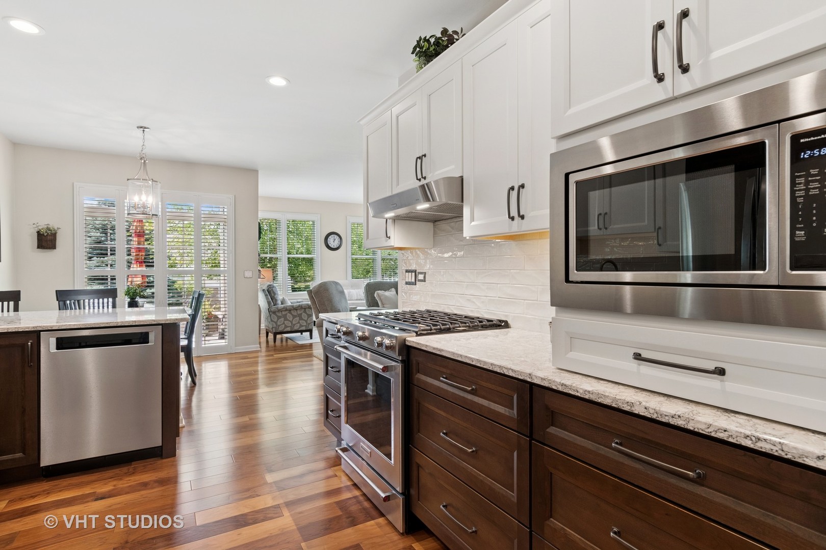 4015 Chesapeake Lane, Naperville, IL 60564
