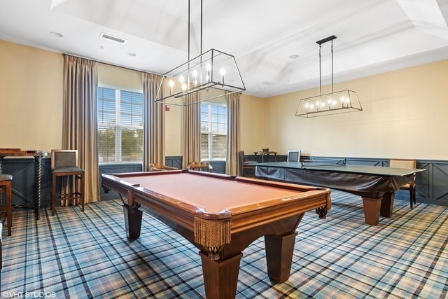 4015 Chesapeake Lane, Naperville, IL 60564
