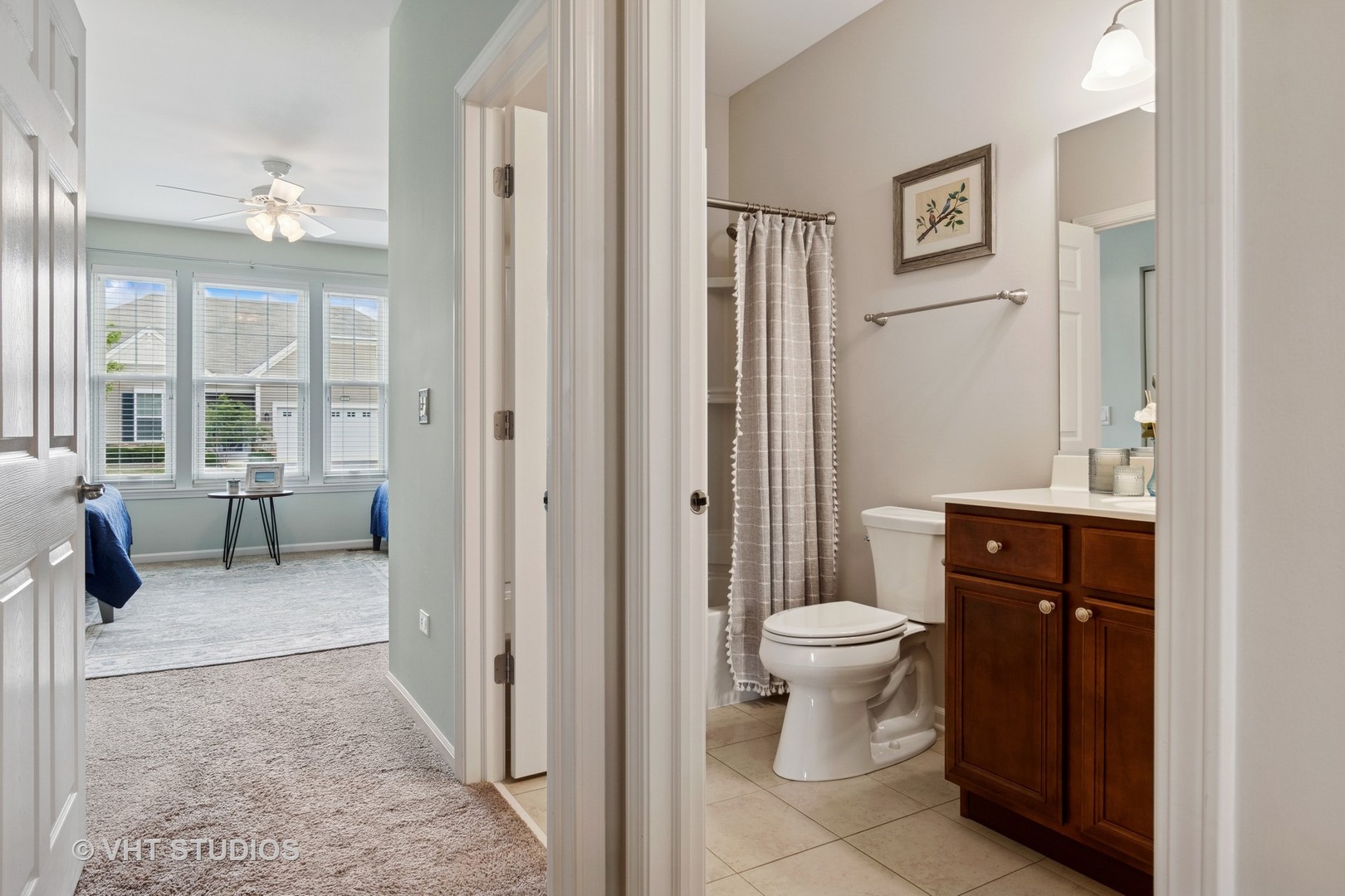 4015 Chesapeake Lane, Naperville, IL 60564