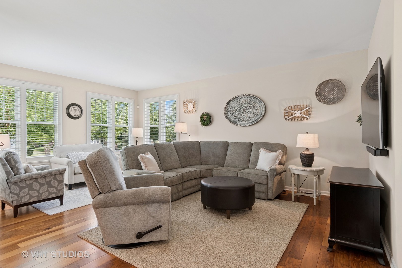 4015 Chesapeake Lane, Naperville, IL 60564