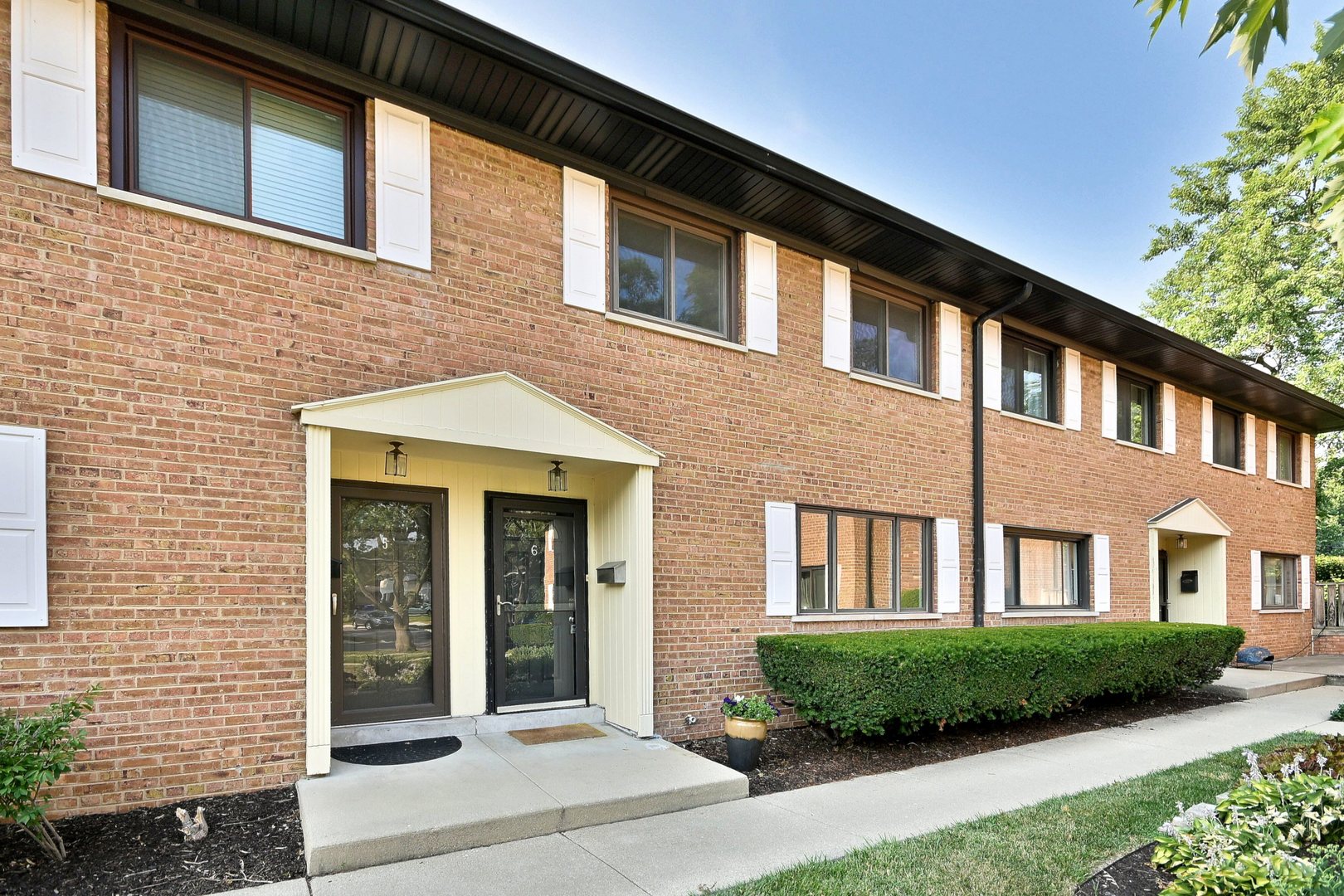 300 Duane Street #6, Glen Ellyn, IL 60137