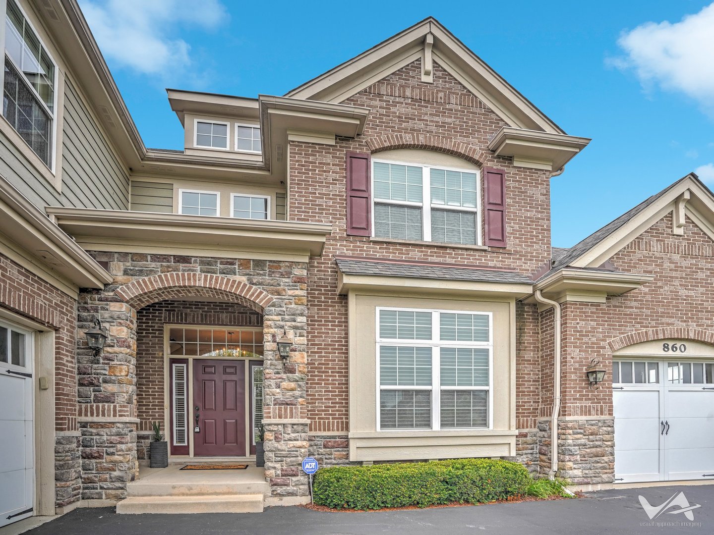 860 Reserve Drive, St. Charles, IL 60175