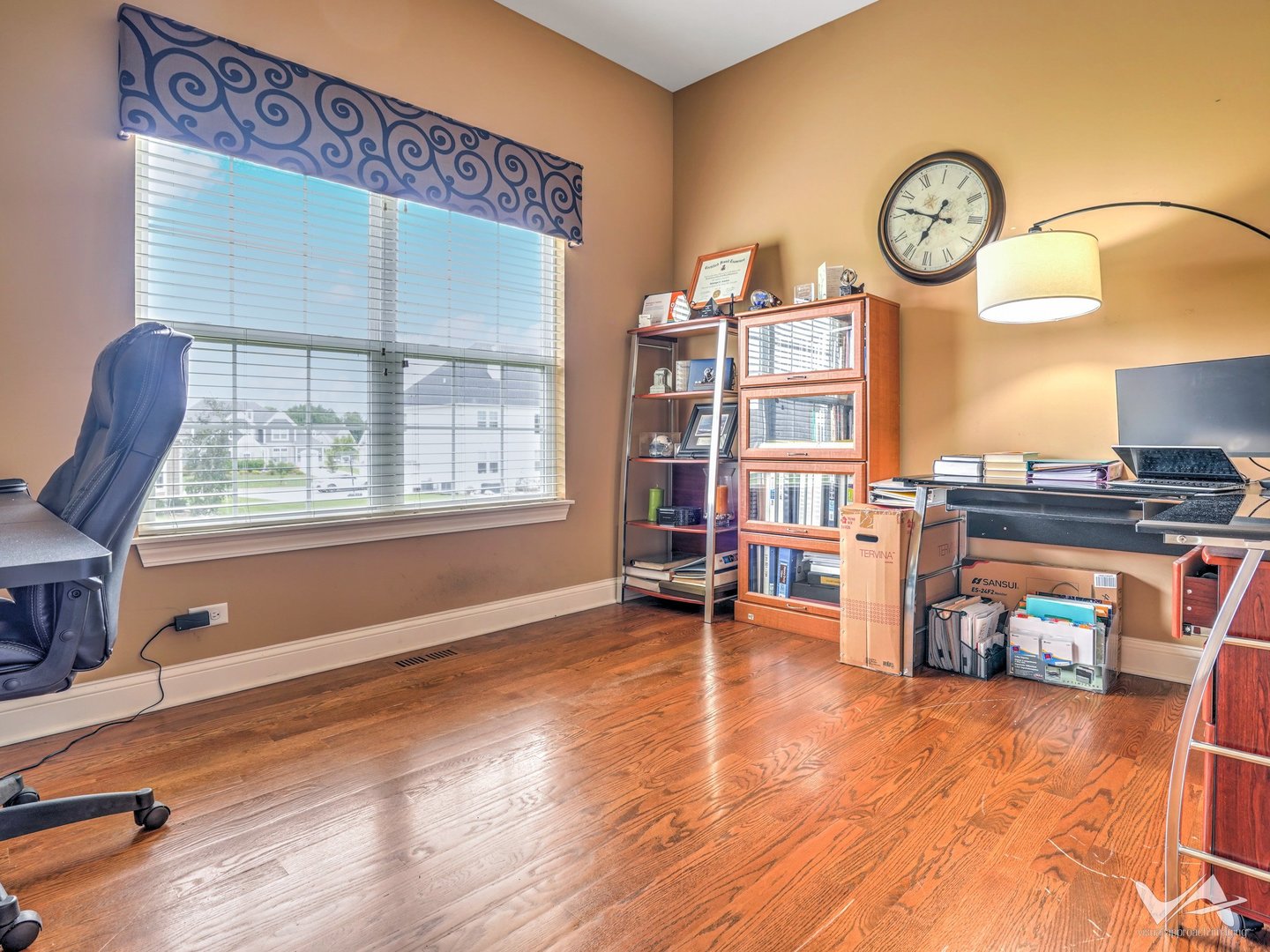 860 Reserve Drive, St. Charles, IL 60175