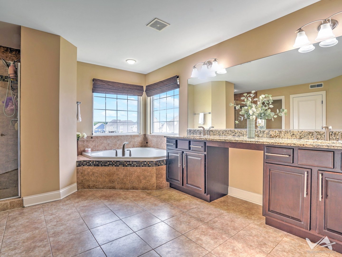 860 Reserve Drive, St. Charles, IL 60175