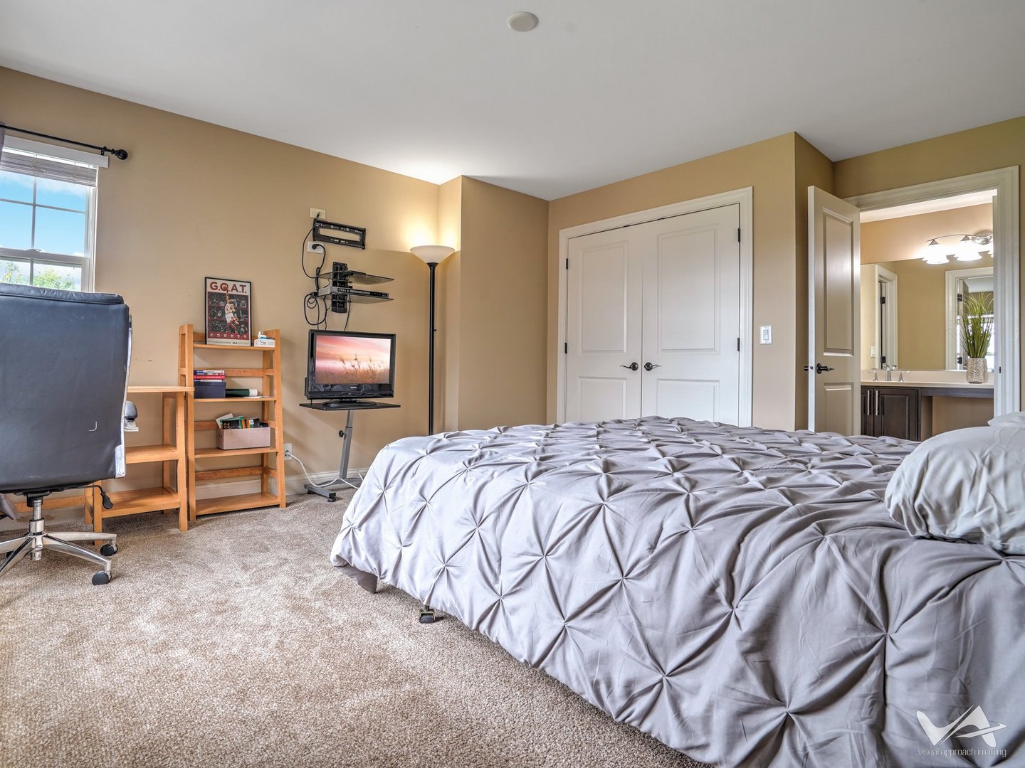 860 Reserve Drive, St. Charles, IL 60175