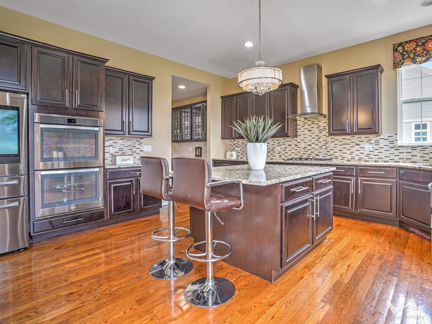 860 Reserve Drive, St. Charles, IL 60175